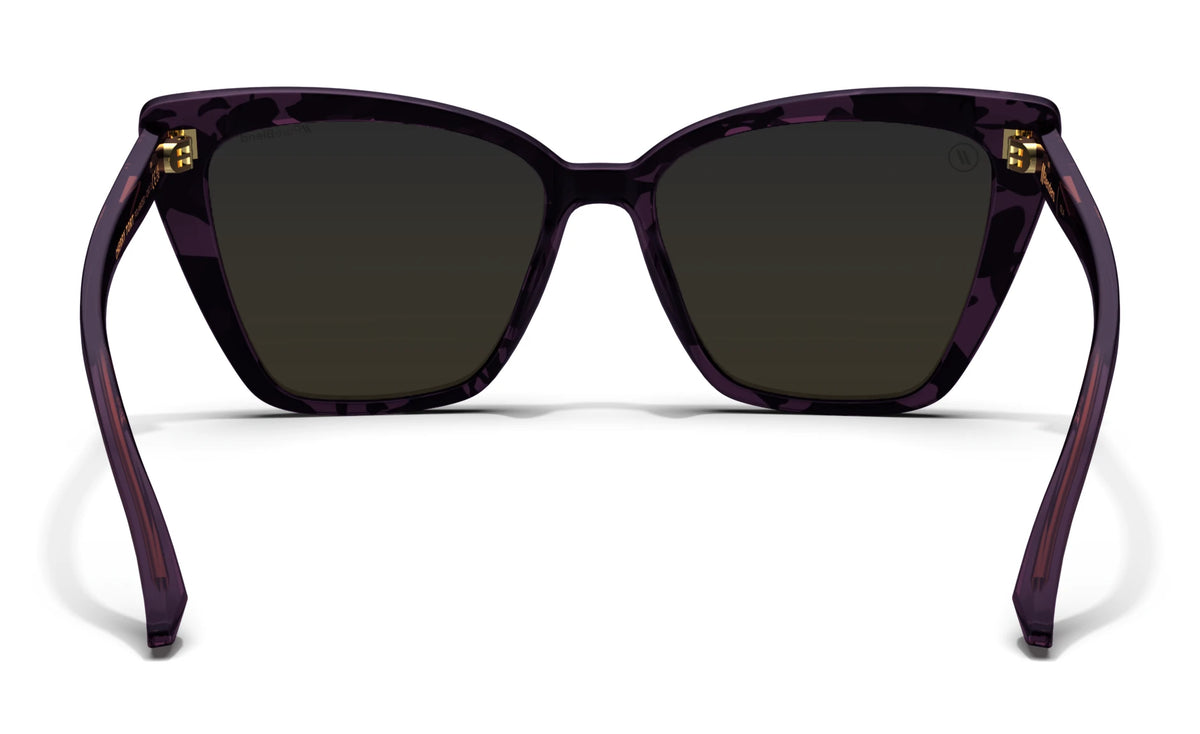 Isla Cherry Tort – Elegant Cat-Eye Sunglasses with Style